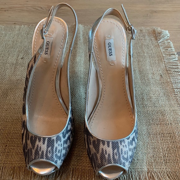Cheetah print platform sling back heels by GUESS - Picture 5 of 6